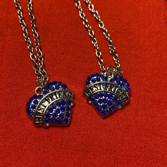 Matching best friends necklaces - Picture 2 of 3
